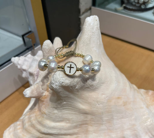 Cross & pearls bracelet