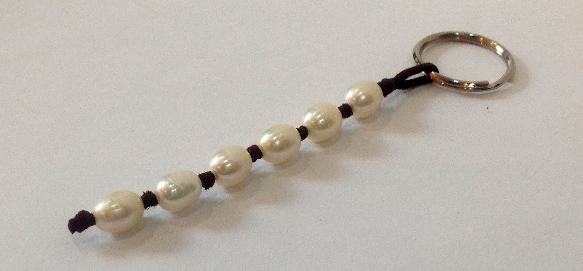 "Knot Another Classic" Freshwater Pearl and Leather Keychain - Klara Haloho - 2