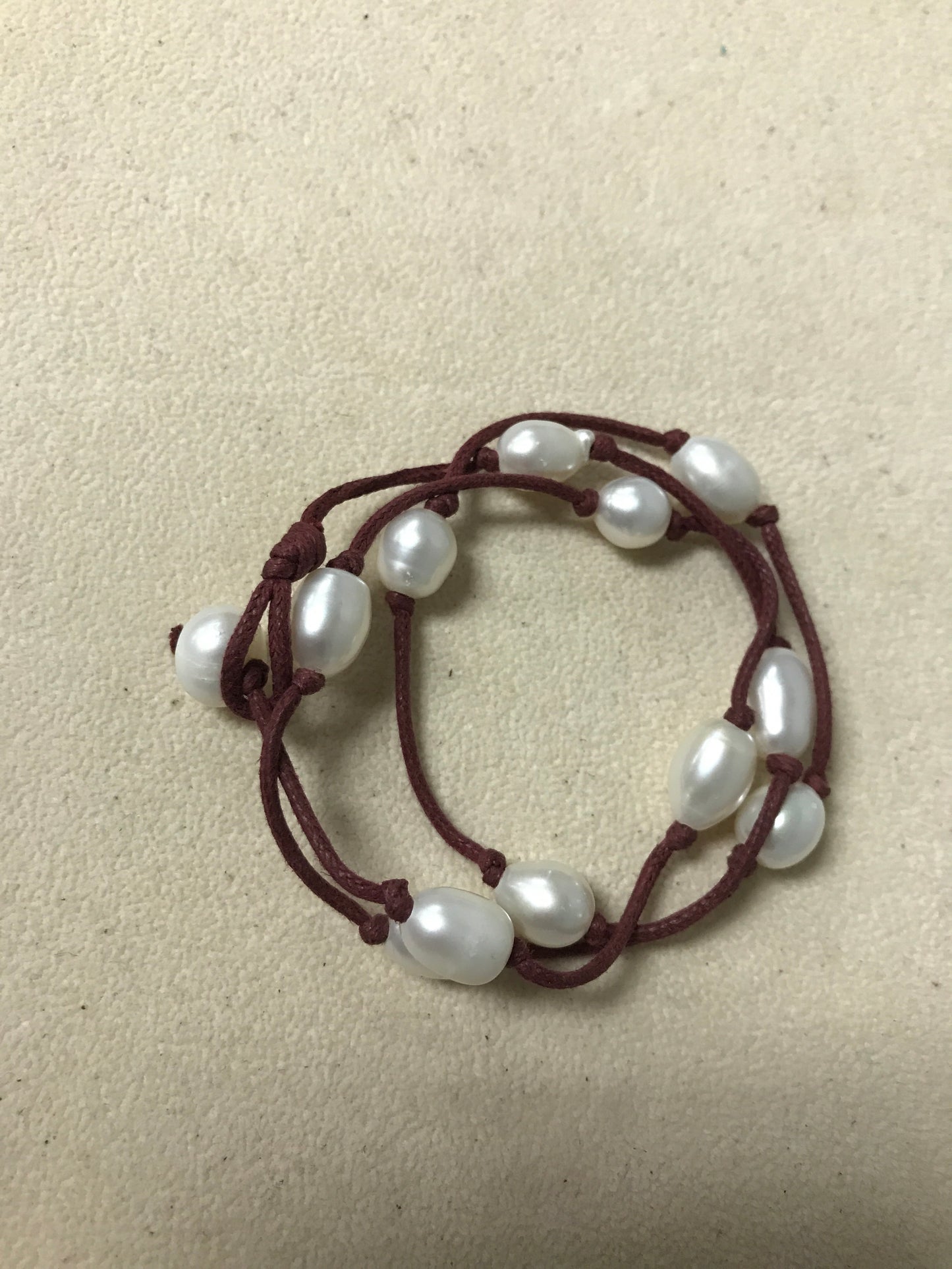 “All wrapped up” freshwater pearls necklace :: Maroon